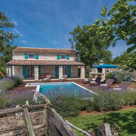 Casa vacanze Lovely In With Wifi