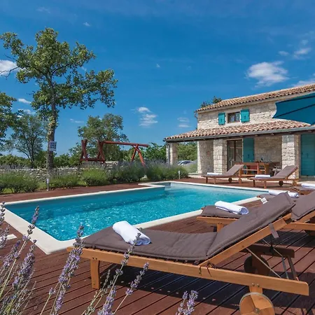 Lovely In With Wifi Бале