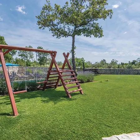 Lovely In With Wifi 別荘