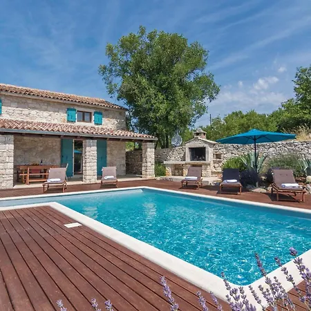 Lovely In With Wifi Бале