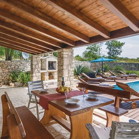 Lovely In With Wifi Holiday home