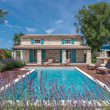 Lovely In With Wifi Holiday home *